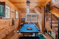 Spacious, Modern Mountain Cabin with Hot Tub - Hytter