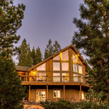 Lodge Style Cabin nr Crater Lake w Mountain Views