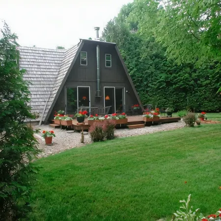 Bailey's Harbor Cabin Secluded in Woods,Walking distance to Kangaroo Lake-DUPLEX