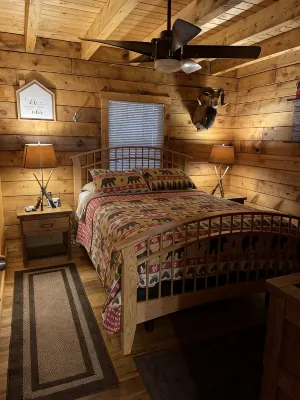 Private creek cabin with hot tub nestled in the foothills of Cheat mountain