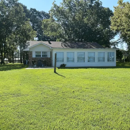 Experience Tranquility in Mercy Me Lake House on Lake d'Arbonne