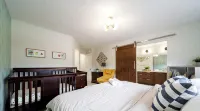 Nordic Retreat Near Wem | Hot Tub, 2 Lounges, Fire Table, King Suite • Sleeps 10