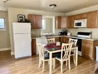 Cozy carriage house in Bozeman, 3 miles to downtown - Condos
