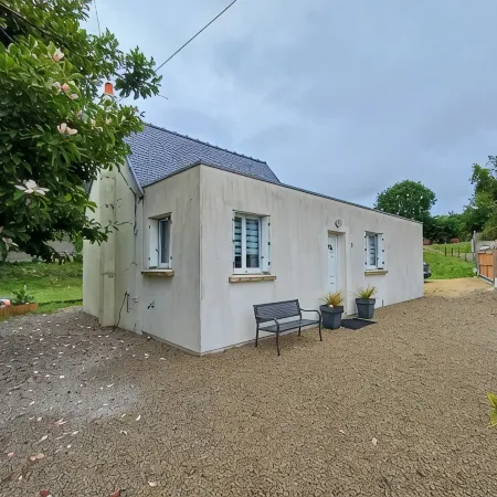 Charming little house 5 minutes' walk from the beach