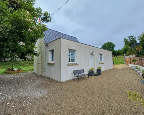 Charming little house 5 minutes' walk from the beach Hotels in Locquirec