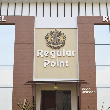 Regular Point Отели в г. Мандья