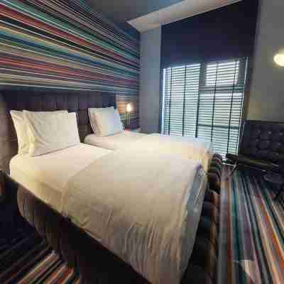 Village Hotel Farnborough Rooms
