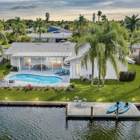 Cocoa Beach Coral Retreat waterfront 3 BR /2.5 BA