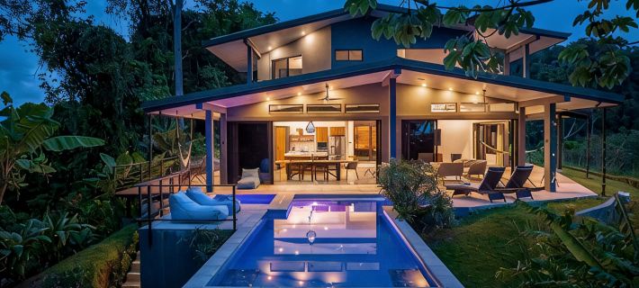 New Luxury Home - 180 degree Ocean Views - Pool/Hot tub  -Sleeps 11 - Chef avail Hotels in Savegre