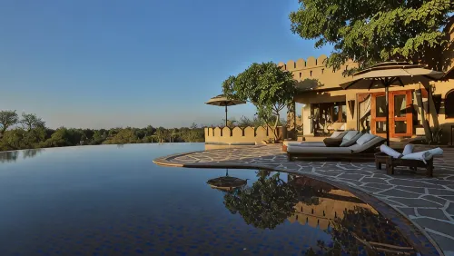 Mihir Garh - balcón