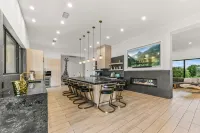 Chateau Giraffe, a unique luxurious estate near Palm Desert & La Quinta - 5-Star