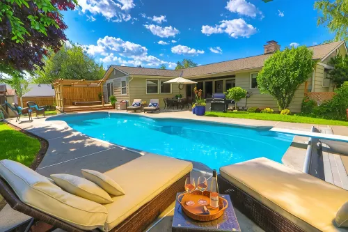 HEATED Pool & Hot Tub in a Quiet Neighborhood- Walk to Town- Dog Friendly