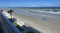 At the Pelican - you can't get closer to the beach than this! - Beach