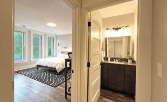 Historic & Modern! Walk to Restaurants, Moccasin Springs + Huge Suite w/ Kitchen