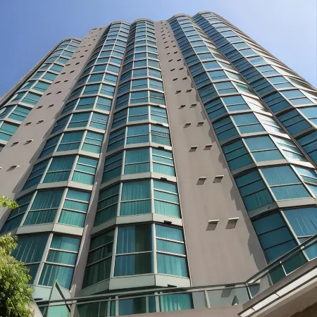 Rosedale on Robson Suite Hotel