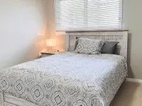 Lovely 2 Bedroom apartment Hotels in Camrose