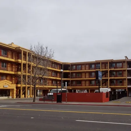 Howard Johnson by Wyndham Reno Downtown