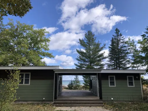 Autumn Sky - The Modern & Relaxing Beach Cottage