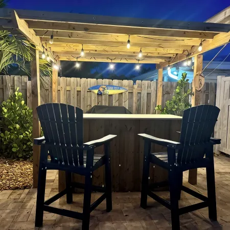 SC3 11th in Kcb. Old Charm 2-2 Private Pool&Dock, Tikis, Outdoor Bar & Grilled.