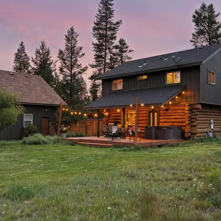 Cascade Getaway, Hot Tub, Fenced Acre, Pet Friendly