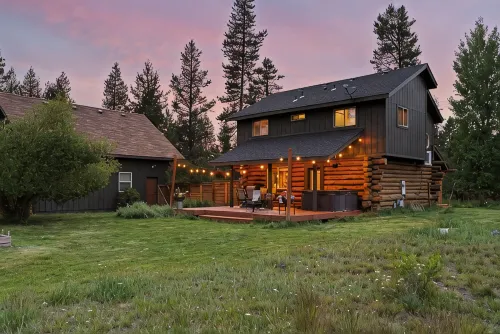 Cascade Getaway, Hot Tub, Fenced Acre, Pet Friendly