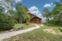 Cozy Cabin - Hot tub, Views, Wimberley Area