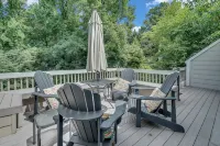 North Hills Home 4 BR/2 BA with attached studio - Bungalows
