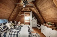 The Grape Escape - A-Frame Cabin - Hytter