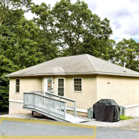 Family & Pet-Friendly, Peaceful Rural Escape. Hiking Nearby.