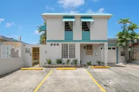 The Jewel of Levittown: Charming 2-bedroom apartment with WiFi, AC in Toa Baja