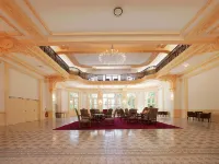 Terres de France - Appart'Hotel le Splendid Hotels in Allevard
