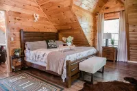Secluded Heavens Peak, Enjoy in a Pvte Hot Tub + Sauna ,Breathtaking NC Views.