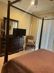 3 beds 3 baths and amazing views of Jordan Hare!!