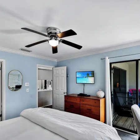 Oceanfront Condo - Private Boardwalk - Pool & Balcony