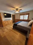 Cozy 3-bedroom cabin in charming Crosslake with WiFi and AC