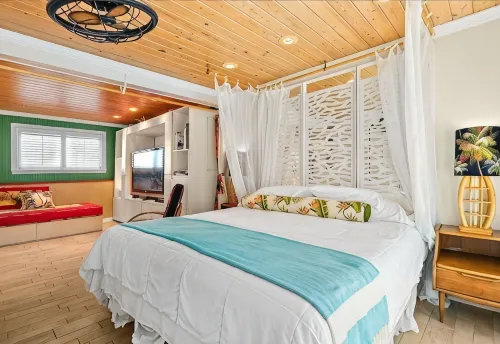 Romantic Couples Beach Getaway ,with private beach, hammocks and umbrellas