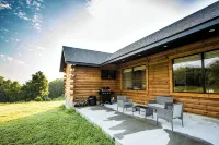 Couples Retreat- 2 King Beds, Outdoor TV + Fire Pit, Near the Buffalo River! - Wifi