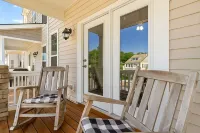 3 King Beds; Walk to Umstead; 5 Mi. to Airport; Lenovo Center; Quiet