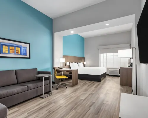 La Quinta Inn & Suites by Wyndham Hobbs Hotels in Lea County