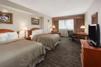 Hotel Topeka at City Center - bar