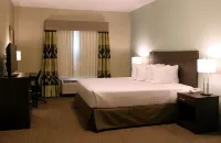 Meridian Inn & Suites Lloydminster - parking