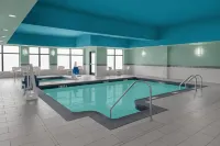 Hilton Garden Inn Topeka - Pools