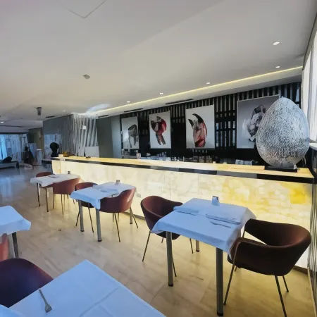Hotel 9