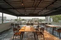 Aceotel Select Sarvagya, Vijay Nagar- A Luxury Boutique Hotel - Frühstück