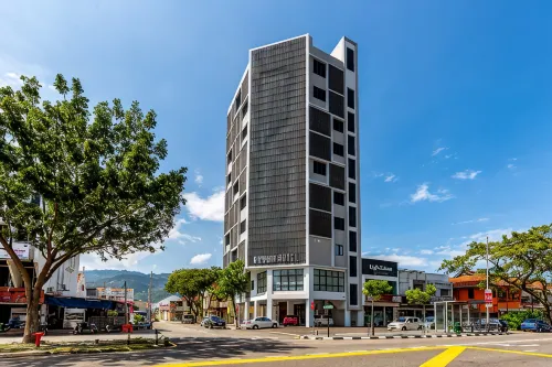 Brown Hotel - 3-Star