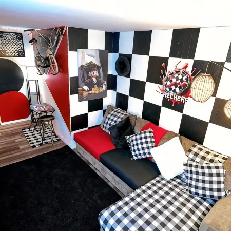 Trendy Downtown Nashua Getaway: Checkers-Themed 1 Bed/1 Bath!