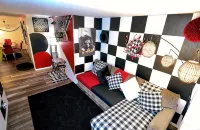 Trendy Downtown Nashua Getaway: Checkers-Themed 1 Bed/1 Bath! - Boutique