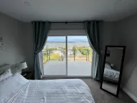 Stunning Ocean Views and a Short Stroll to Downtown - Balcony