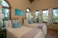 Alta Vista is Beautiful w Private Pool Incredible Views ACs & Backup Generator - Pool