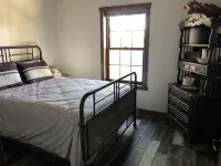 Hilltop Hideaway in the seclusion of the beautiful Black Hills - 4-Star